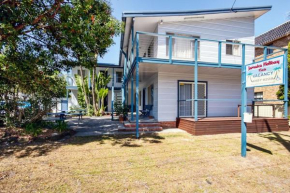 Jamaica Holiday Units, Forster